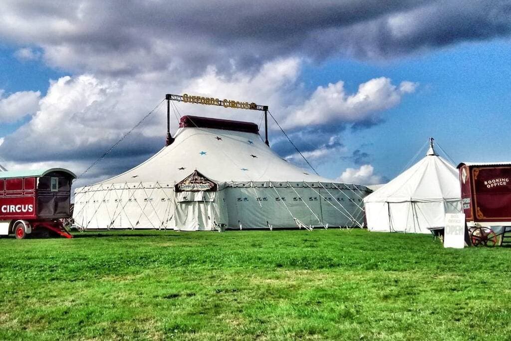 Giffords Circus image